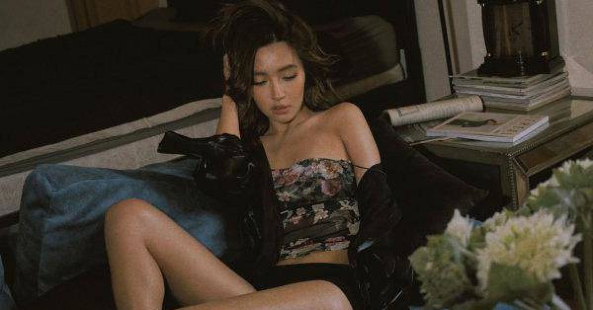 Bích Phương - Nữ ca sĩ có đôi chân thon dài nhất showbiz Việt