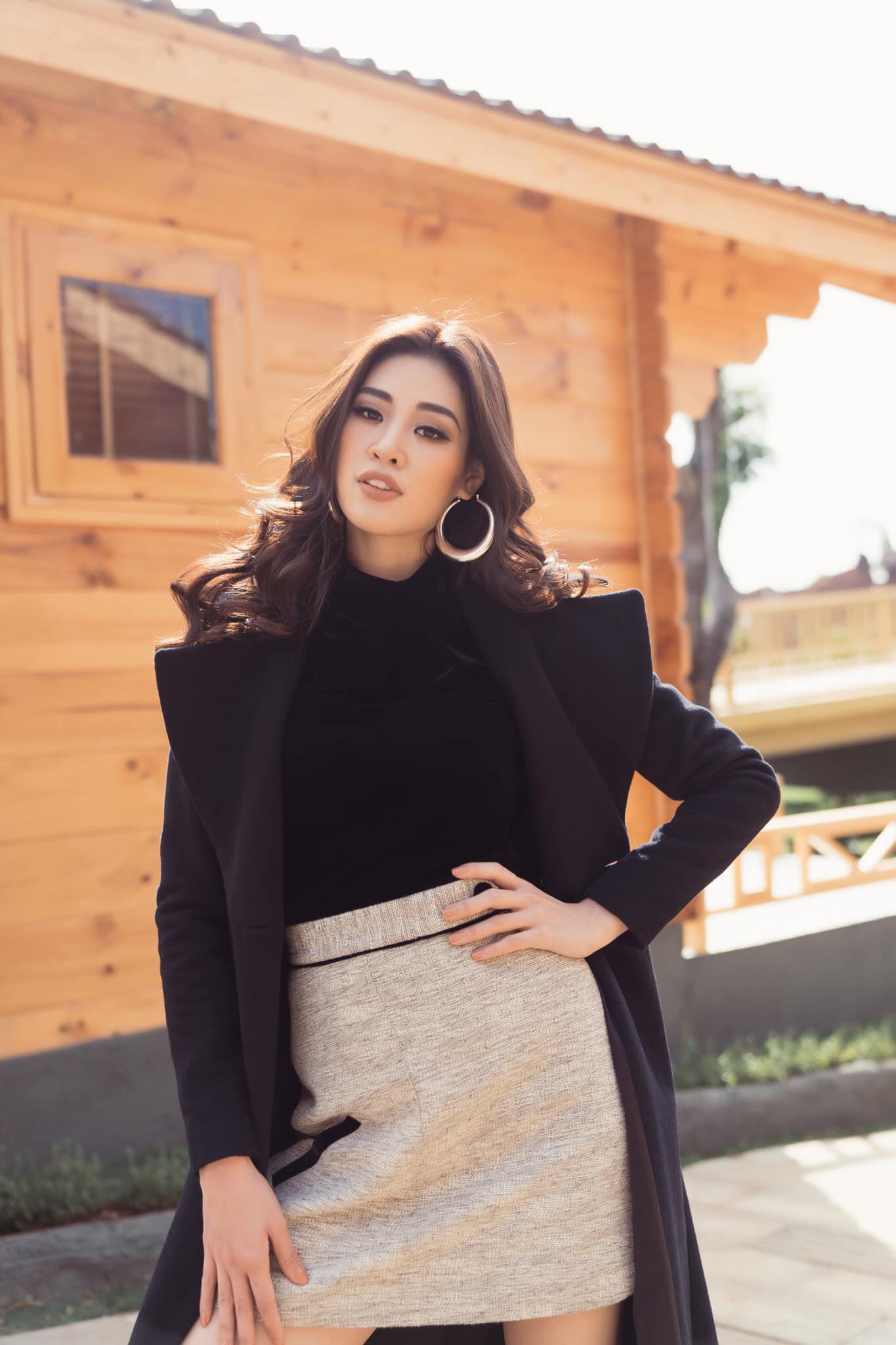 hh khanh van "phan phao" sau khi bi "ca khia" boi phat ngon co nha, xe moi sau 1 dem - 4
