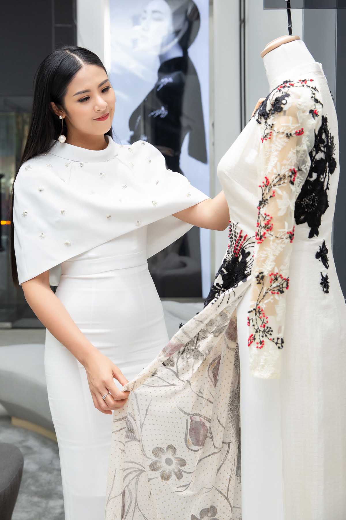 Hoa hậu Việt Nam từng bị chê da đen, răng khấp khểnh khi mới đăng quang giờ ra sao? - 14