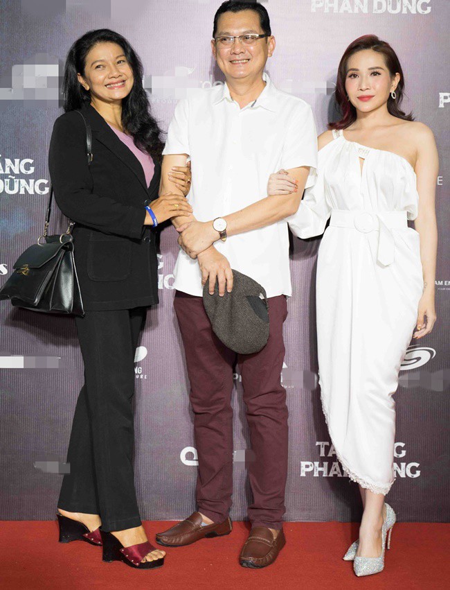 amp;#34;Gái già lắm chiêuamp;#34; Thùy Anh quyến rũ bên hot boy Mắt Biếc ra mắt phim sinh tồn Việt đầu tiên - 1