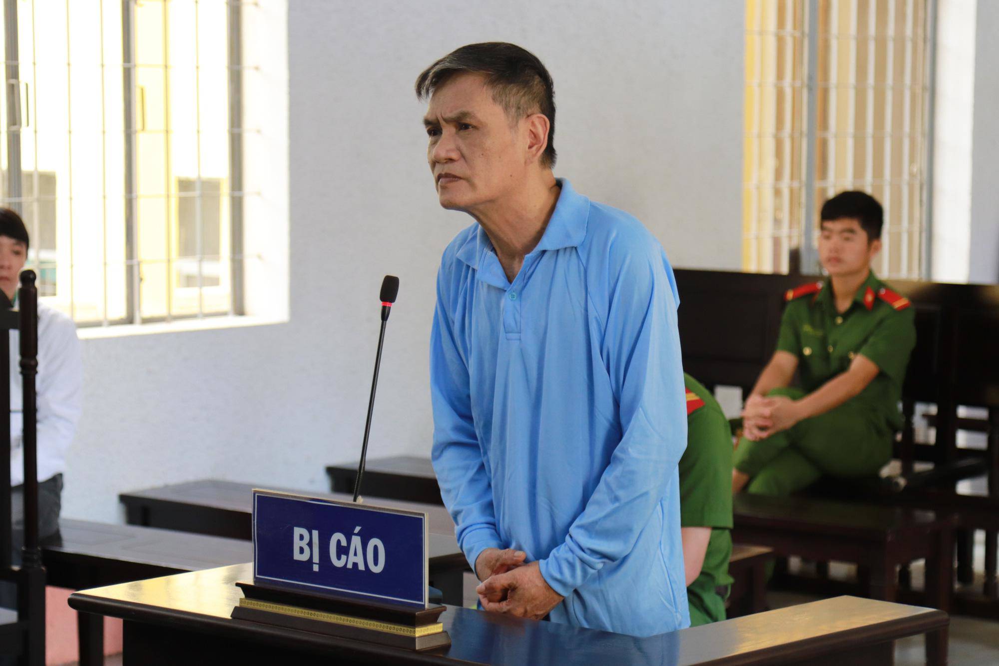 cuong hiep giup viec 4 lan/ngay, ong chu van keu oan "toi bi yeu sinh ly" - 1