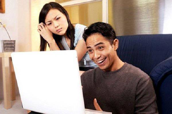 Chồng đi làm về là ôm máy tính thay vì ôm vợ: 6 cách giúp bạn giải tỏa ức chế - 1