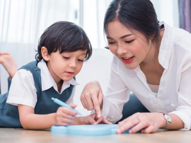 5 thói quen cha mẹ nên duy trì giúp nuôi dạy một em bé khỏe mạnh và hạnh phúc