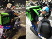 Tin tức - Đưa hàng cho anh shipper, chủ quán ngỡ ngàng khi nhận ra "nhân vật đặc biệt" trên xe