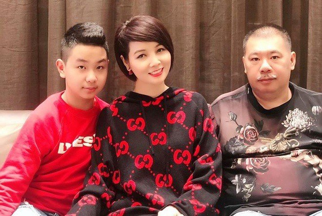 Dàn sao amp;#34;Những Ngọn Nến Trong Đêmamp;#34;: Người lấy đại gia bất động sản, kẻ bị gắn mác tiểu tam - 4