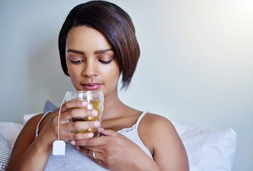 Đau bụng kinh nên uống gì? - 1