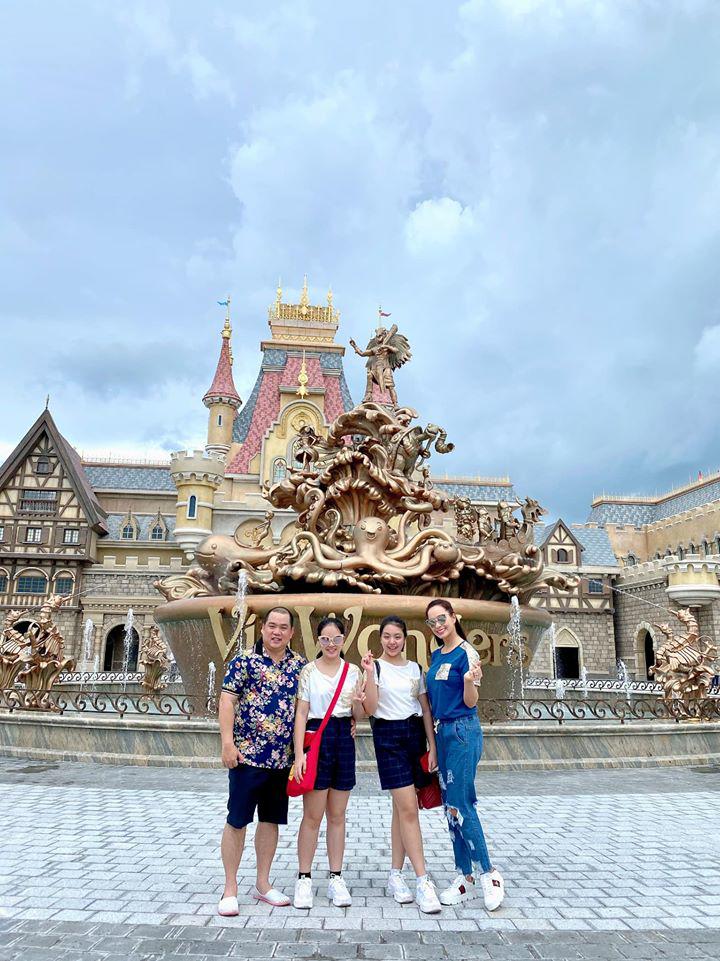 Sao Việt 24h: amp;#34;Bà đẻamp;#34; Đặng Thu Thảo đi chơi sau 10 ngày sinh con, bé lớn thành tâm điểm - 9