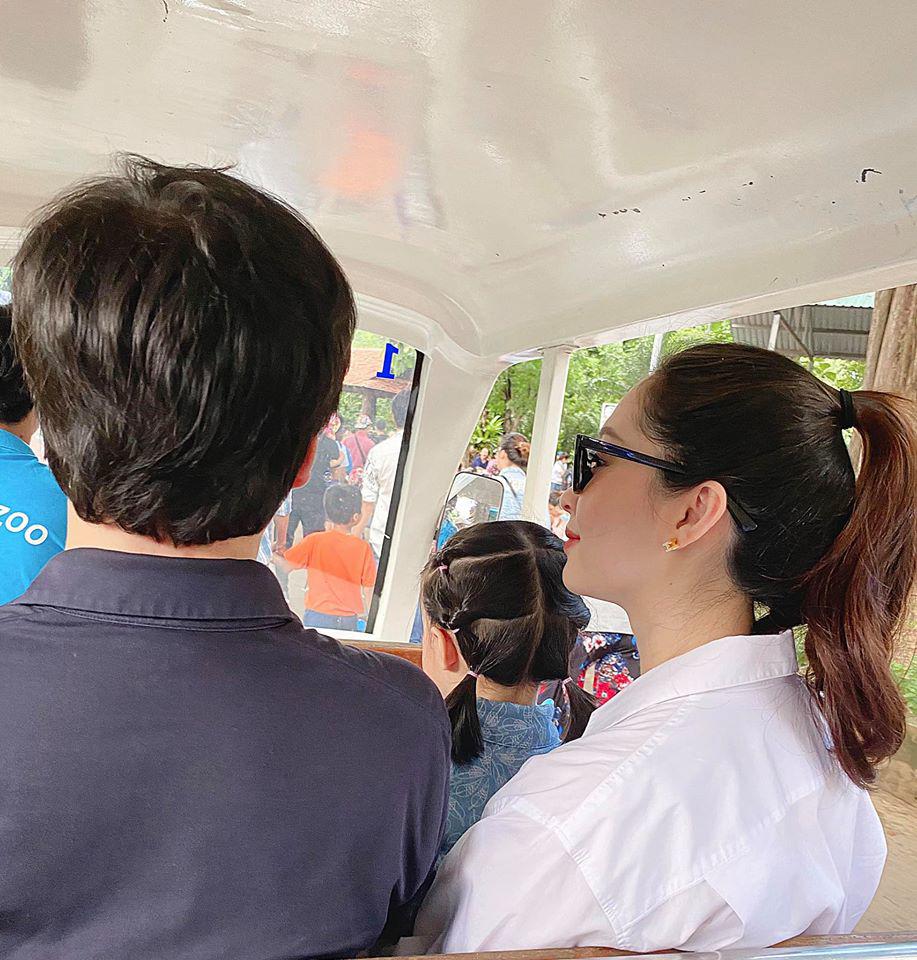 Sao Việt 24h: amp;#34;Bà đẻamp;#34; Đặng Thu Thảo đi chơi sau 10 ngày sinh con, bé lớn thành tâm điểm - 1