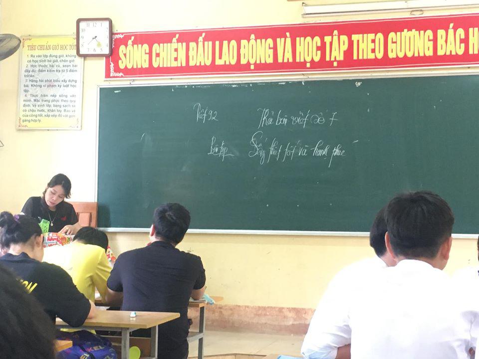 co giao giao bai tap cuoi cung vao tiet van cuoi, doc de ai cung ngac nhien, xuc dong - 1