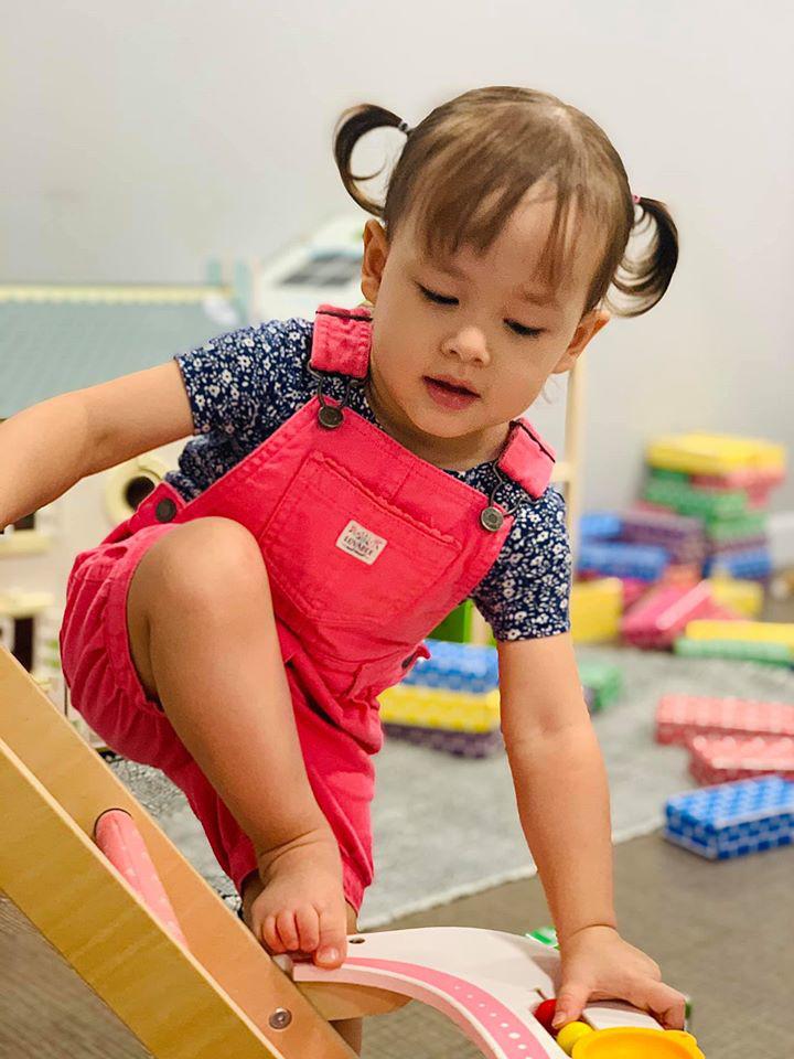 Sao Việt 24h: Hoà Minzy amp;#34;cảm ơn chồng và mẹ chồngamp;#34;, nói về việc họ phải bán nhà vì mình - 11