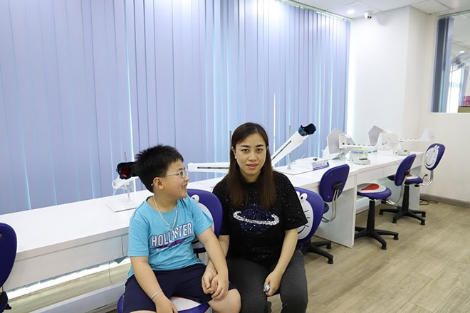 Trẻ nheo mắt và nguy cơ tiềm ẩn bệnh nguy hiểm - 1