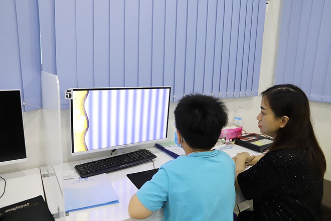 Trẻ nheo mắt và nguy cơ tiềm ẩn bệnh nguy hiểm - 2