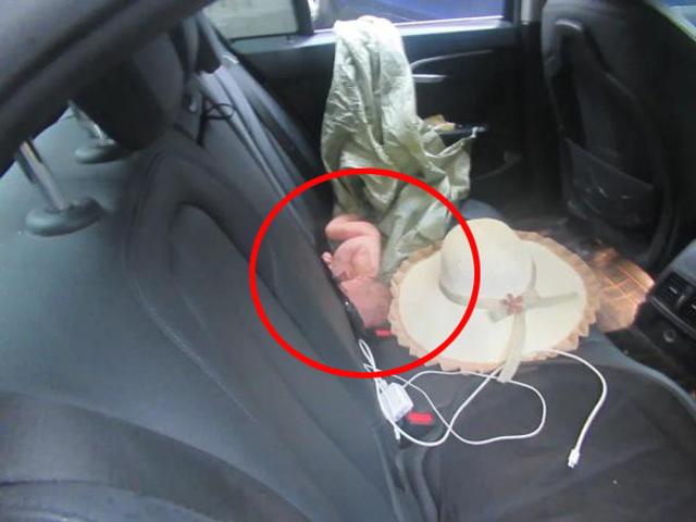 Quên đóng cửa ô tô một đêm, sáng hôm sau người đàn ông hốt hoảng khi kiểm tra