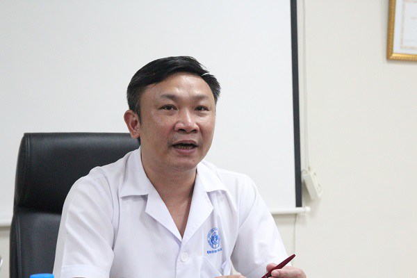 Bác sĩ bệnh viện Nhi cảnh báo bệnh quai bị nếu không điều trị kịp thời sẽ rất nguy hiểm - 1