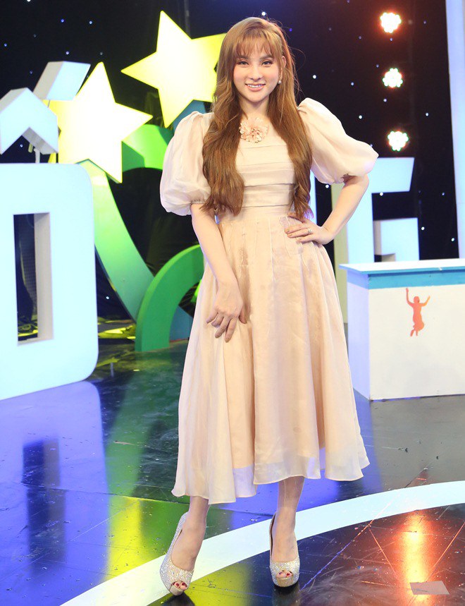 Thu Thuỷ vác bụng bầu đi quay, nói về cha mẹ ruột đã ly hôn đều có được người mới - 1