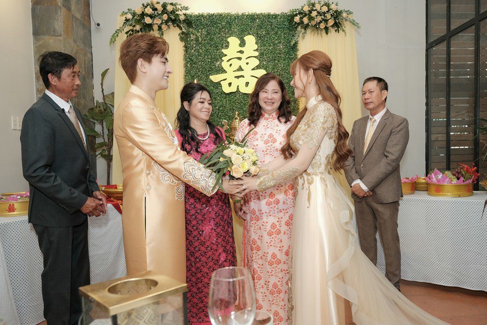 Thu Thuỷ vác bụng bầu đi quay, nói về cha mẹ ruột đã ly hôn đều có được người mới - 11