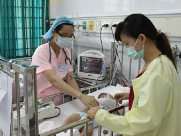 Bác sĩ bệnh viện Nhi cảnh báo bệnh quai bị nếu không điều trị kịp thời sẽ rất nguy hiểm