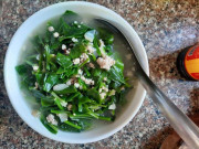 Xem ăn chơi - Loại cây dại mọc đầy đường tưởng không ăn được, đem nấu canh lại ngon xuất sắc