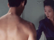 Giải trí - "Cụ giáo" Kim Soo Hyun cởi áo khoe thân bị "sờ soạng", khán giả bỗng nhớ Song Joong Ki