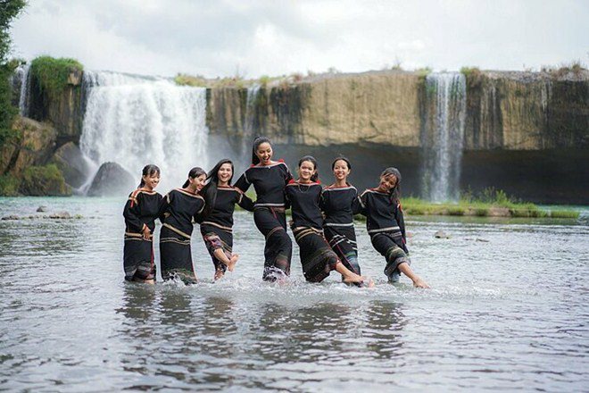 Sao Việt 24h: Dàn sao vui mừng khi Hồng Ngọc đăng ảnh dung mạo hiện tại sau vụ bỏng - 15