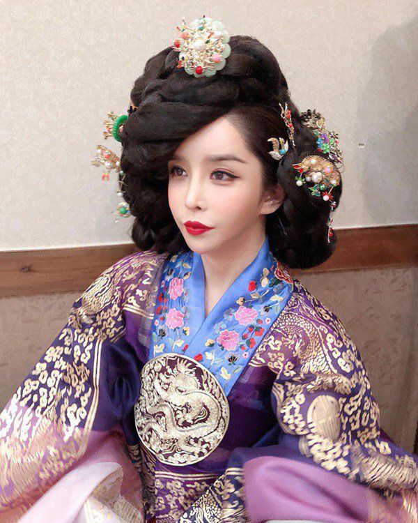 Ngôi sao 24/7: Vì sao ái nữ amp;#34;vua sòng bàiamp;#34; được tặng của hồi môn amp;#34;3 đời tiêu không hếtamp;#34;? - 6