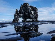 Clip Eva - Khối đá hình khủng long cao 15 m ngoài khơi Iceland