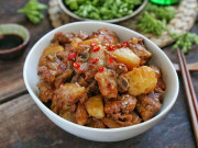Bếp Eva - Sườn kho khoai mặn ngọt lạ miệng, thêm canh sấu là đánh bại ngày hè