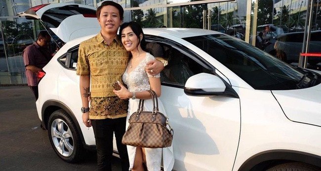 Đại gia từng tặng bạn gái xe hơi, đồng hồ 7 tỷ gây chấn động giờ ra sao? - 6