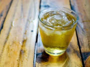 Sức khỏe - Nắng nóng uống trà đá giải nhiệt đừng phạm sai lầm này nếu không dễ hỏng thận, đột quỵ