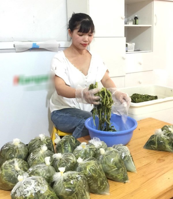 Bán amp;#34;món ăn nhà nghèoamp;#34; ở Hà Nội, bất ngờ kiếm hơn chục triệu đồng mỗi tháng - 3