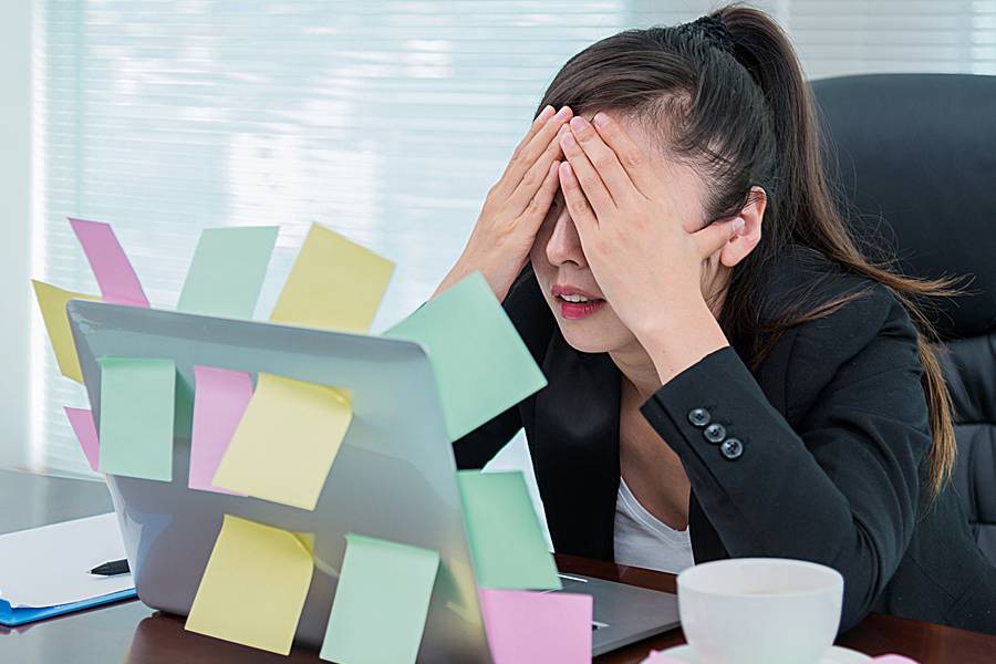Cô nàng nhận phải “gạch đá” vì vô tình lộ mức lương, dân tình chép miệng: “Dại quá” - 2