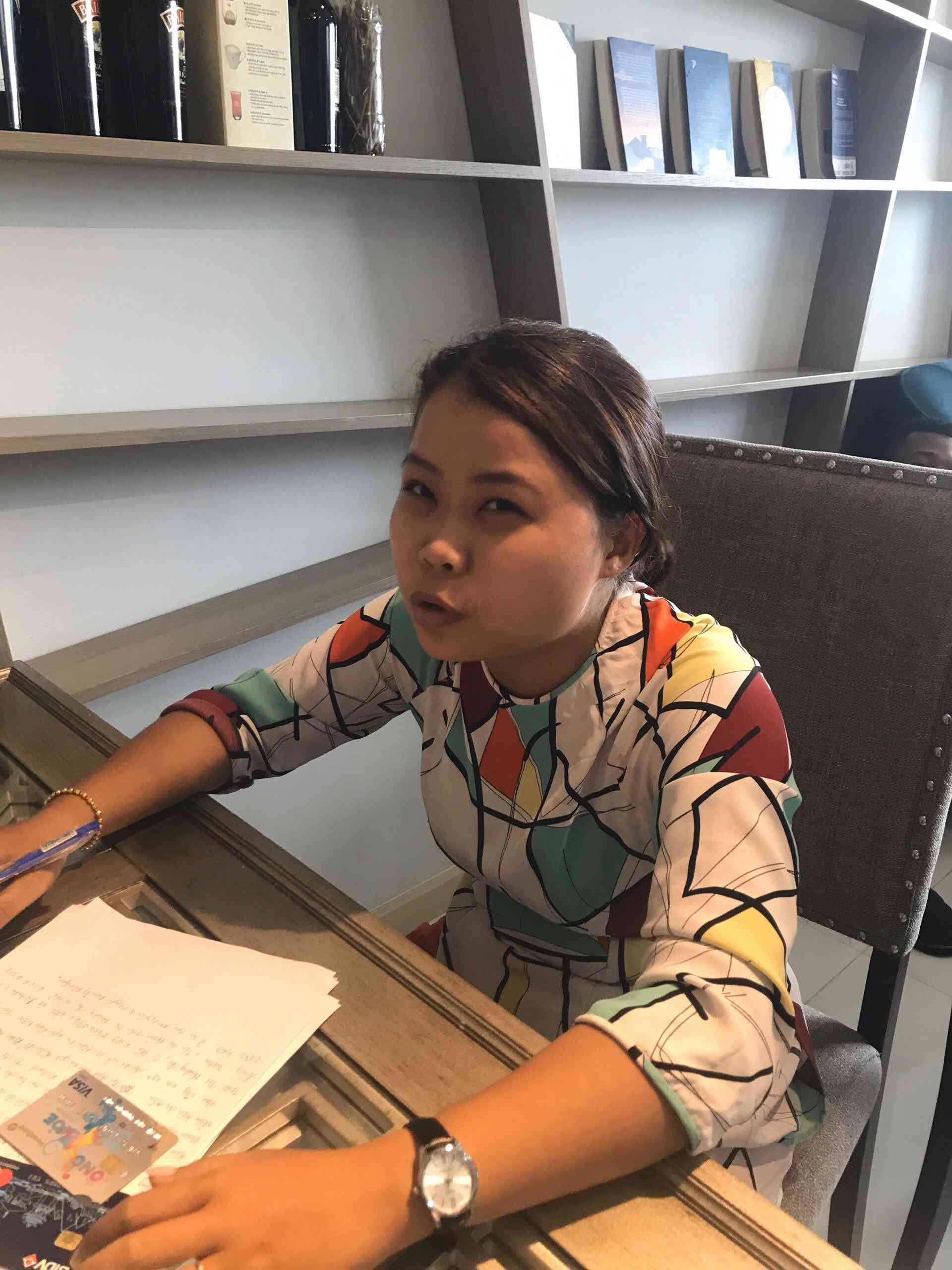 Đường dây lừa đảo 120 tỷ đồng: Chuyển 3,9 tỷ cho trai tây dù chỉ quen qua mạng - 4