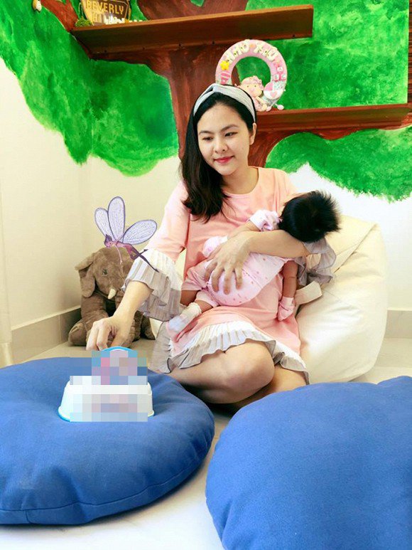 Mặc đồ rộng thùng thình, đâu ngờ body mẹ 1 con Vân Trang lại uốn lượn gợi cảm thế này - 10