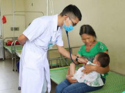 Tin tức - Bố mẹ bỏ quên con trên ô tô giữa trời nắng nóng 40 độ, bé trai 19 tháng suýt chết