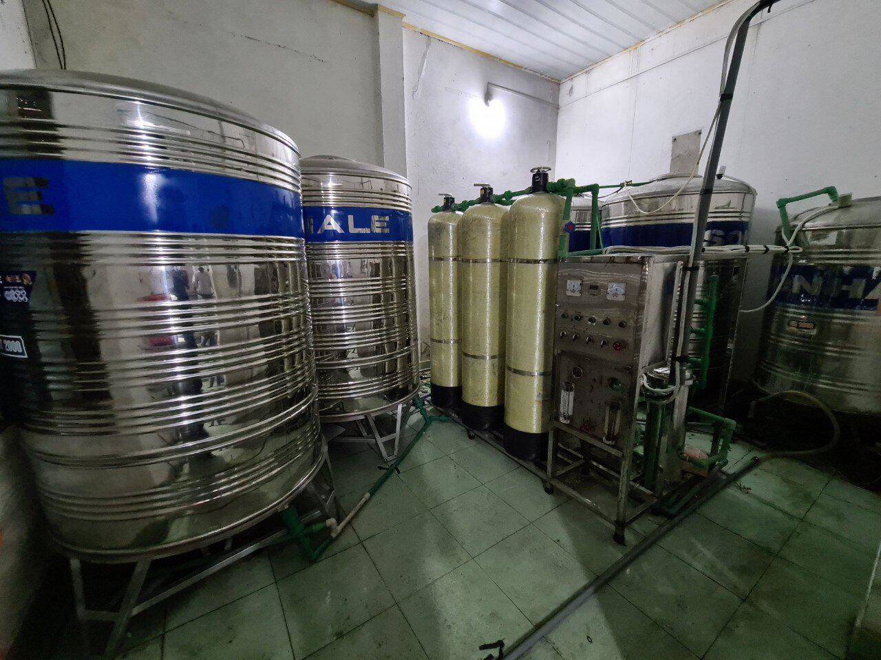 Rùng mình nước tinh khiết lấy từ mương nước thải sinh hoạt, bán cho trường học mỗi ngày - 7