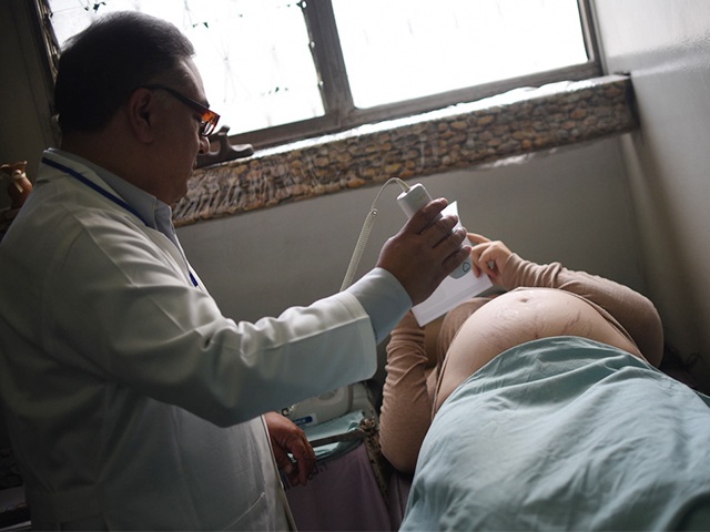 Sắp đi đẻ, mẹ nhớ phải hỏi bác sĩ 3 câu này, nhất là với người lần đầu mang thai