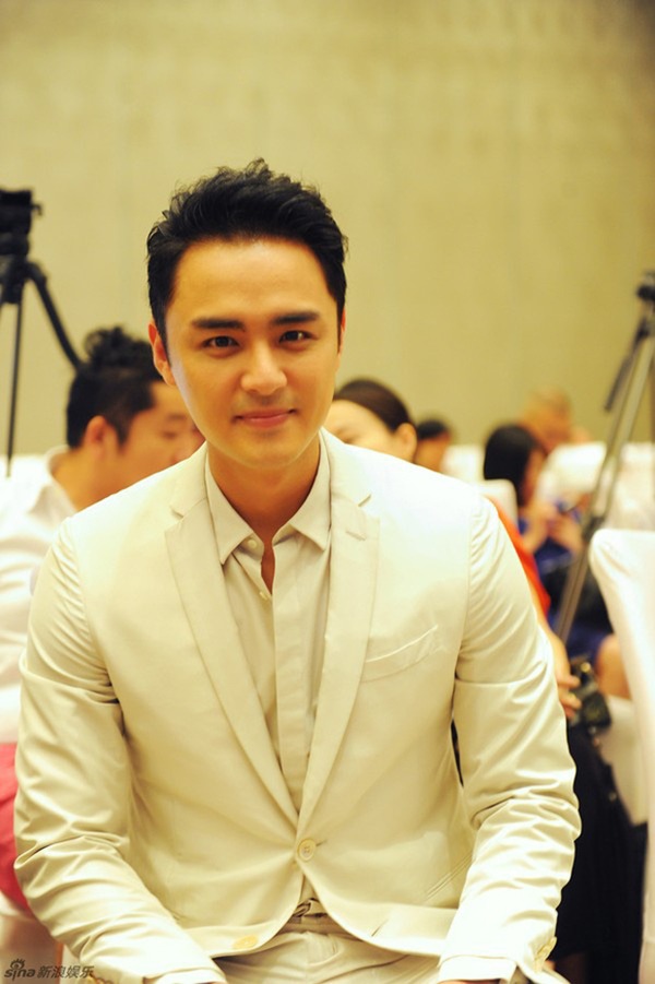 amp;#34;Hoàng tử ếchamp;#34; Minh Đạo đã lấy vợ: Thân thế bà xã được công bố, con hiện đang ẵm ngửa - 7