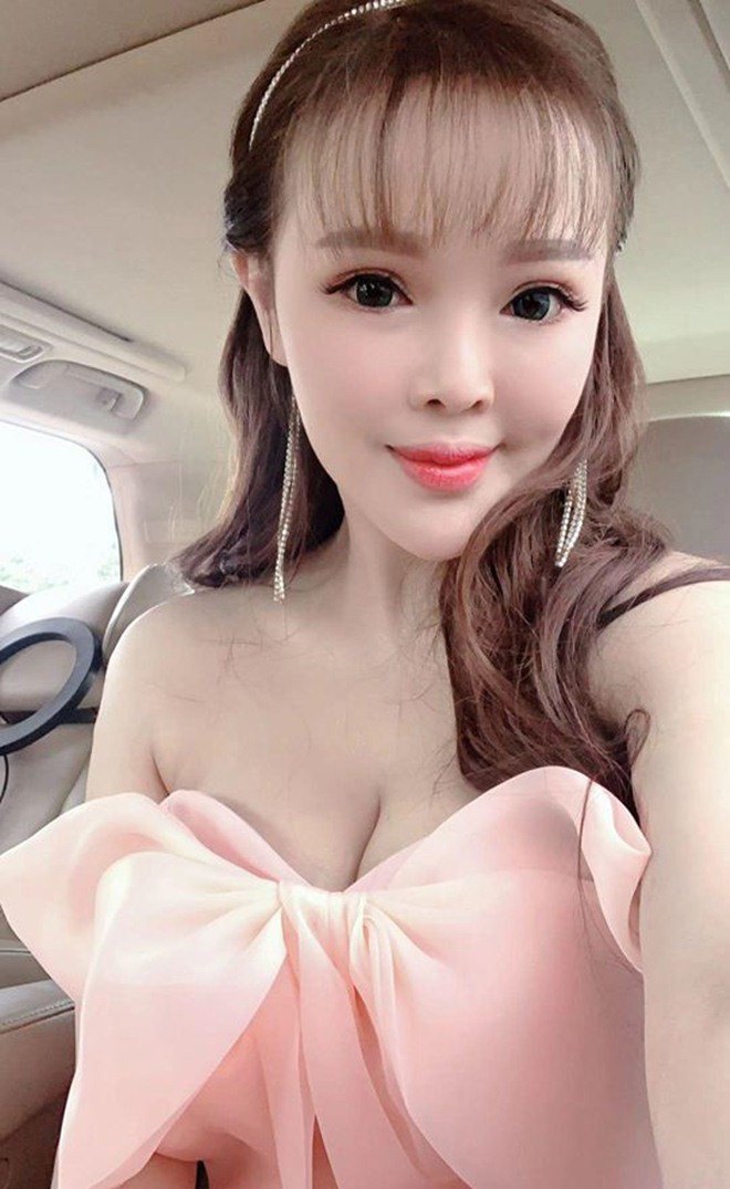 ly hon chong thieu gia lam me don than, hotgirl khong ngai coi ao livestream ban hang online nuoi con - 1