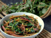 Xem ăn chơi - Loại rau mọc dại nay thành hàng "hot" vì nấu canh ăn ngon lại mát