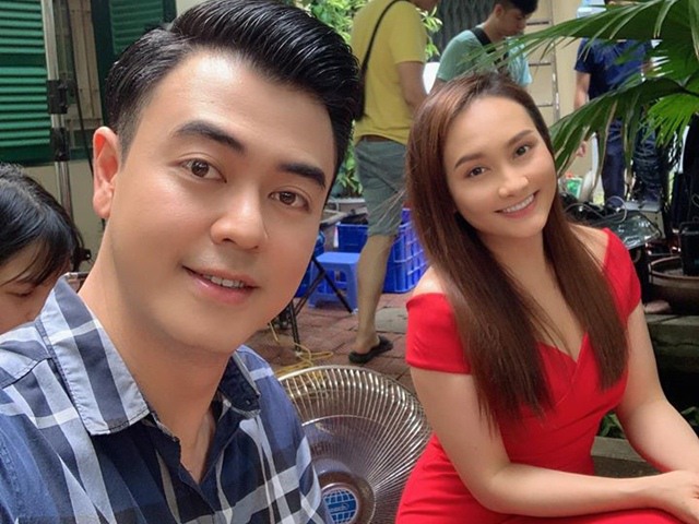 Đu Bảo Thanh livestream, Tuấn Tú Những Ngày Không Quên phải tắt ngay vì bị chửi gay gắt