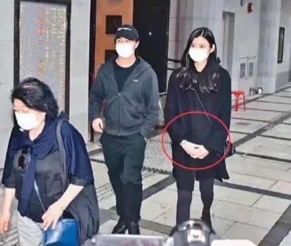 Chân dài Cbiz đi xét nghiệm bầu lần 2, chồng thờ ơ vì bận giành tài sản khi bố mất - 3