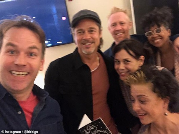 Giật mình với diện mạo bạn gái tin đồn của Brad Pitt, khán giả so sánh với Angelina và Jennifer - 10