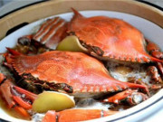 Bếp Eva - Hấp cua cứ cho trực tiếp vào nồi là sai, phải thêm nguyên liệu này mới ngon và không tanh