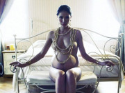 Bà bầu - Người mẫu bán bún đậu lấy chồng Việt kiều, khoe ảnh bầu bán nude nóng bỏng mắt