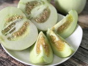 Bà bầu - Mùa hè mẹ bầu đừng bỏ qua dưa lê, loại quả "rẻ bèo" nhưng có cả "tá" lợi ích