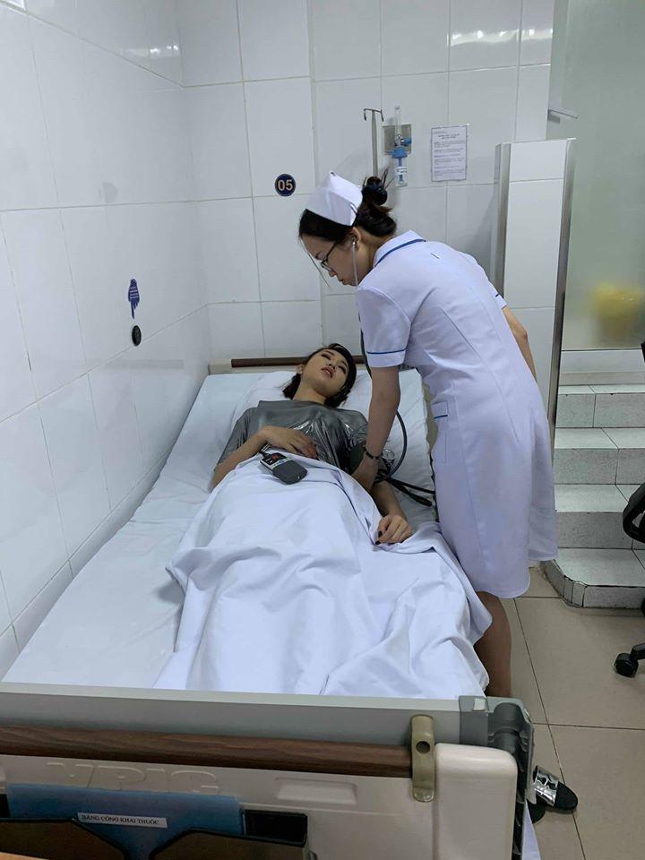 Sự thật chuyện amp;#34;Hân hoa hậuamp;#34; Thúy Ngân chấn thương cổ, gãy mũi phải amp;#34;làm lạiamp;#34; mặt vì quay phim - 2