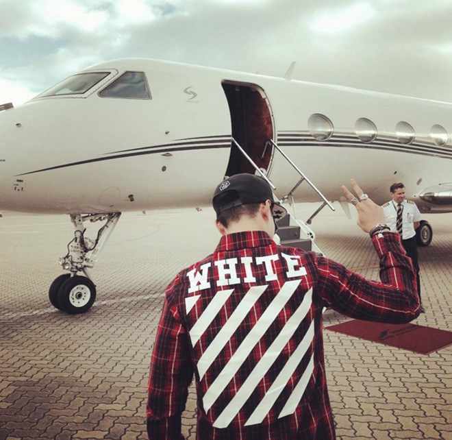 Chân dung thiếu gia Việt điển trai, giàu có và là bạn thân của Idol Hàn Quốc - 5