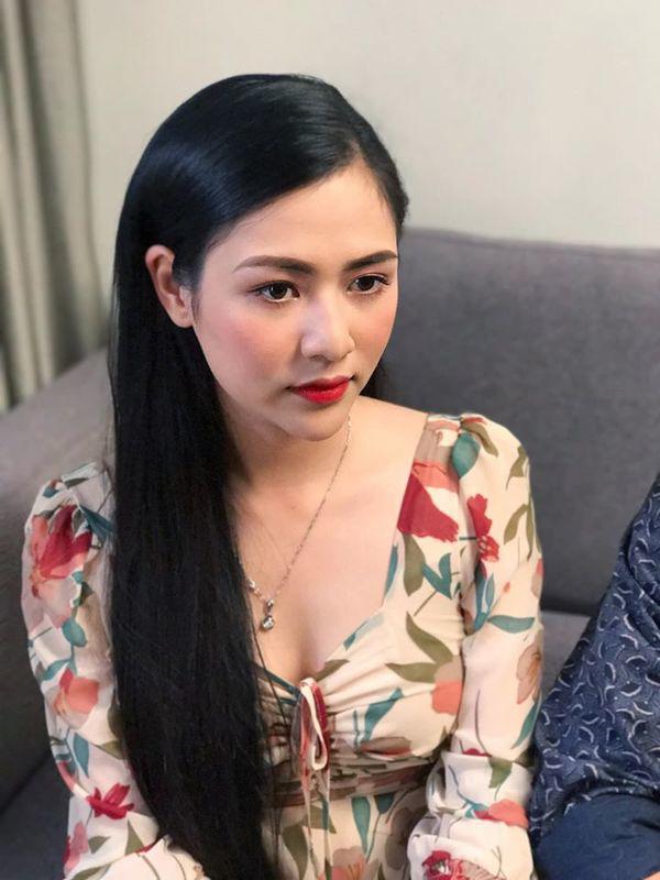 Du lịch chung, dàn mỹ nhân làng Yên - Cô gái nhà người ta thi nhau đọ dáng gợi cảm - 8