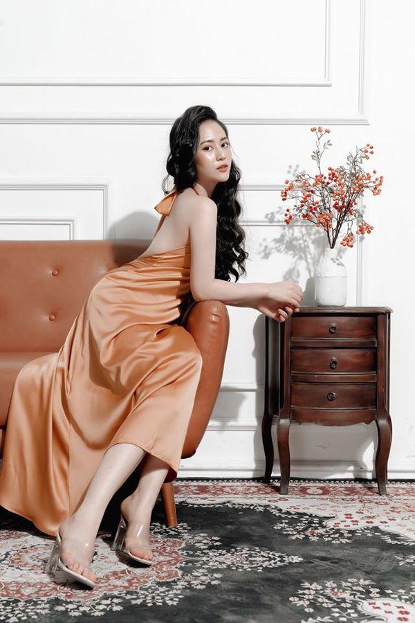 Du lịch chung, dàn mỹ nhân làng Yên - Cô gái nhà người ta thi nhau đọ dáng gợi cảm - 6