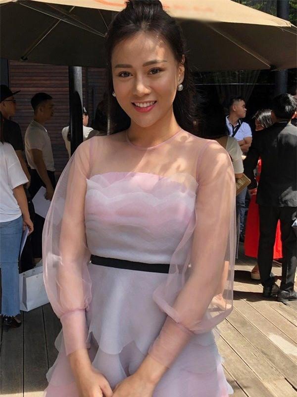 Du lịch chung, dàn mỹ nhân làng Yên - Cô gái nhà người ta thi nhau đọ dáng gợi cảm - 10